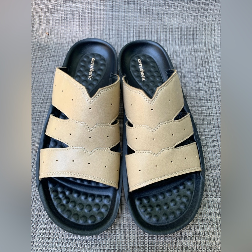 Aerothotic sandals tan made in Thailand size 38 my foot size is a 7 1/2